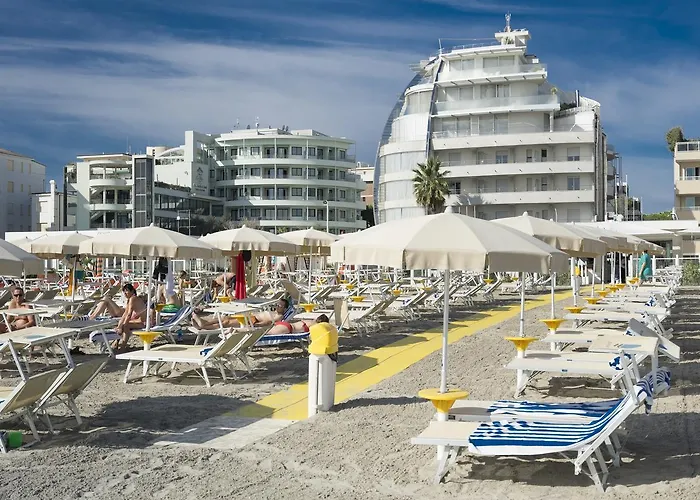 Migliori hotel 3 stelle con pensione completa a Milano Marittima